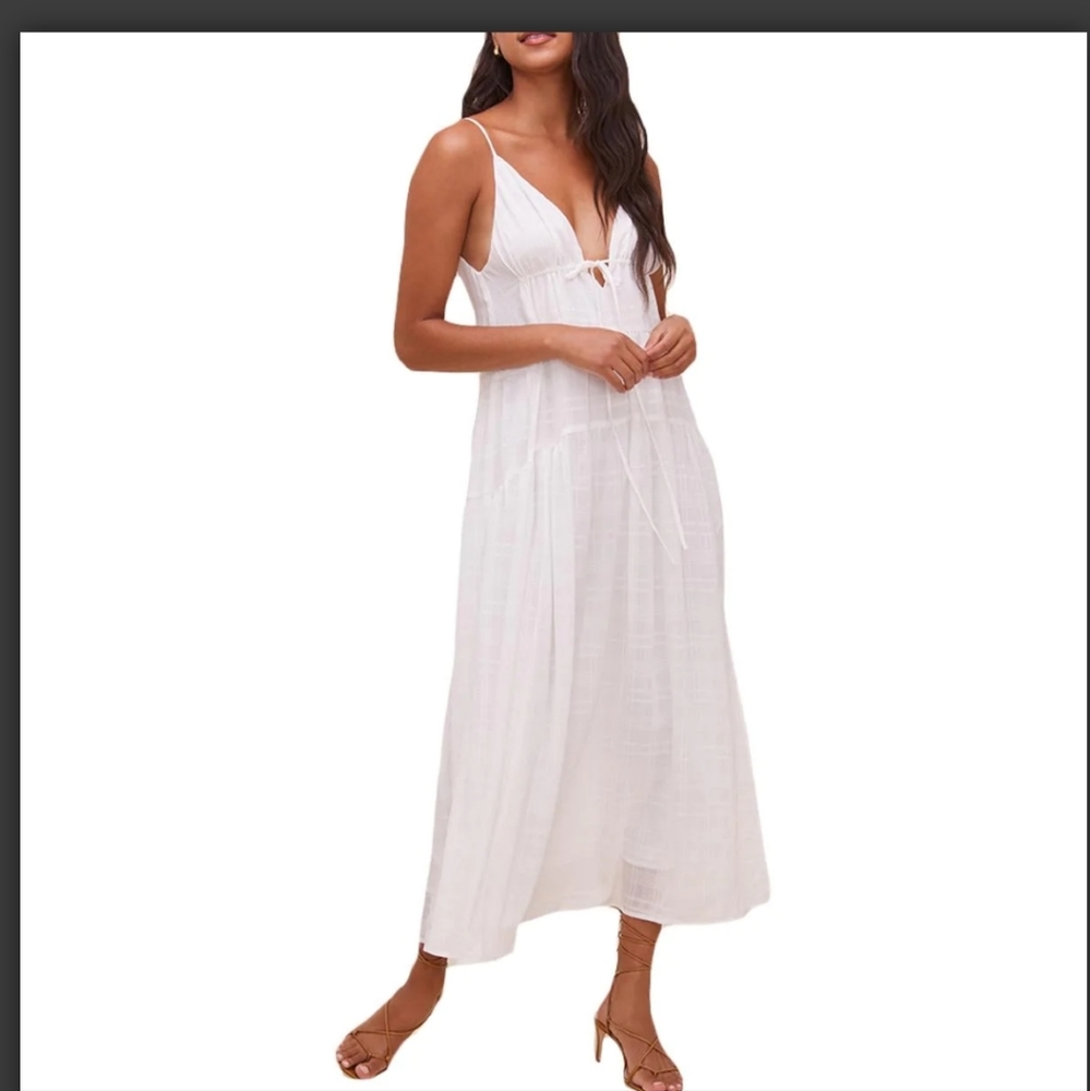 ASTR THE LABEL LIZBETH SLEEVELESS PLUNGING MAXI DRESS